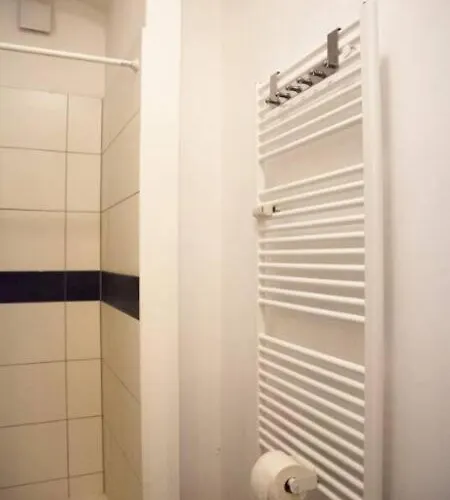 Perle Im Herzen Neukoellns Lägenhet *